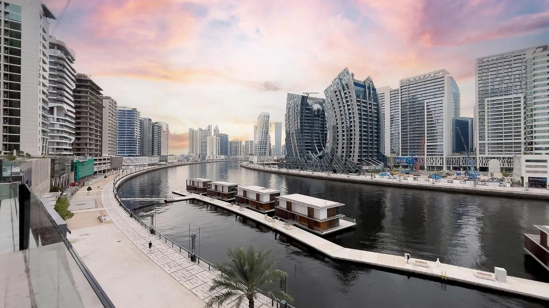 Luxury Apartment With Views Of Burj Khalifa 15 Northside Dubai